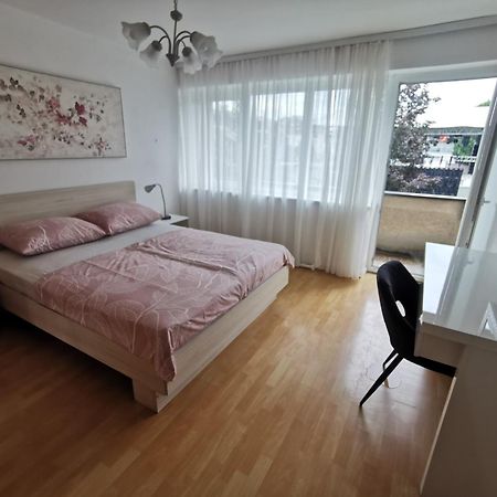 Apartment Tonio - Right On The Main Square Gospić Екстериор снимка