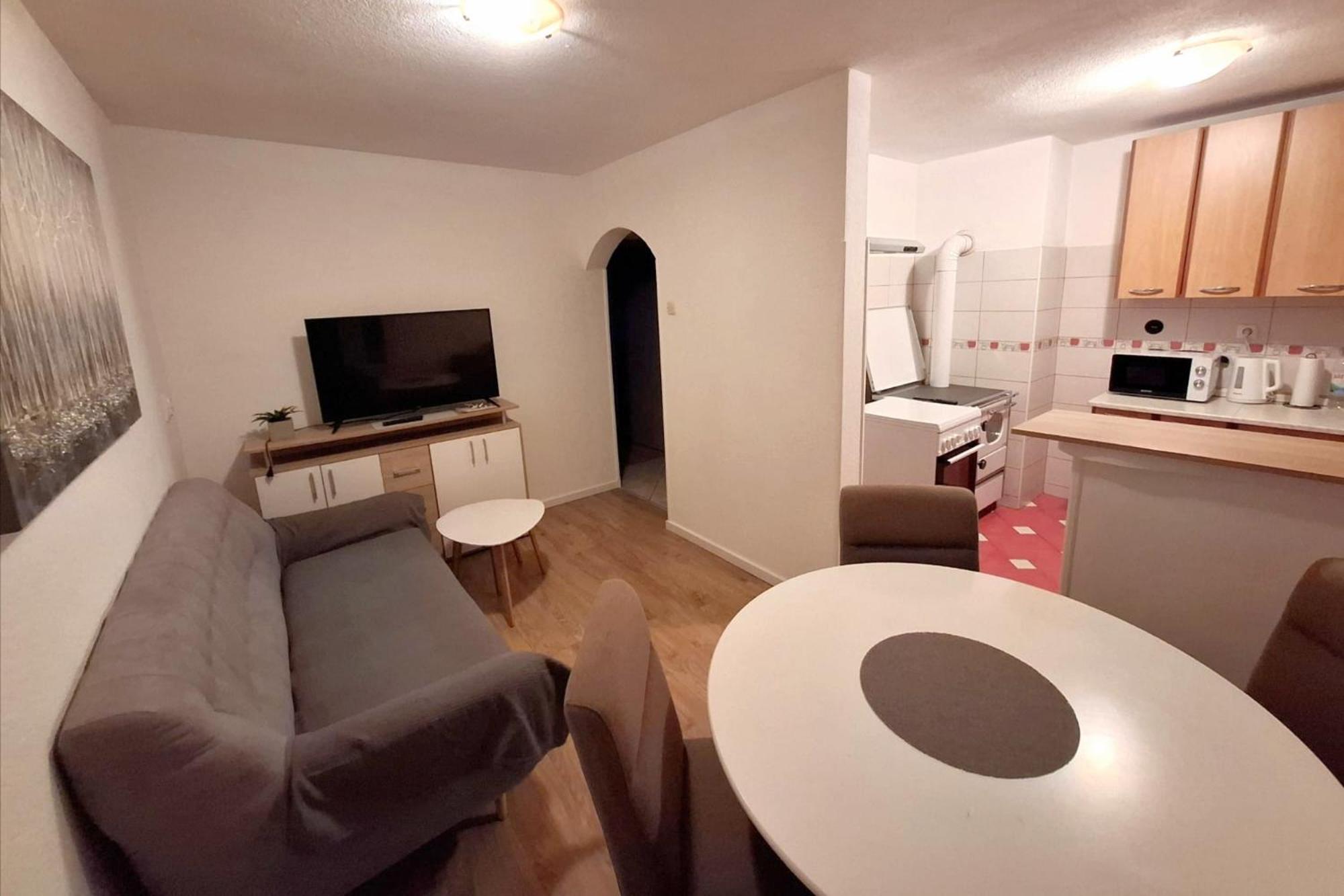 Apartment Tonio - Right On The Main Square Gospić Екстериор снимка