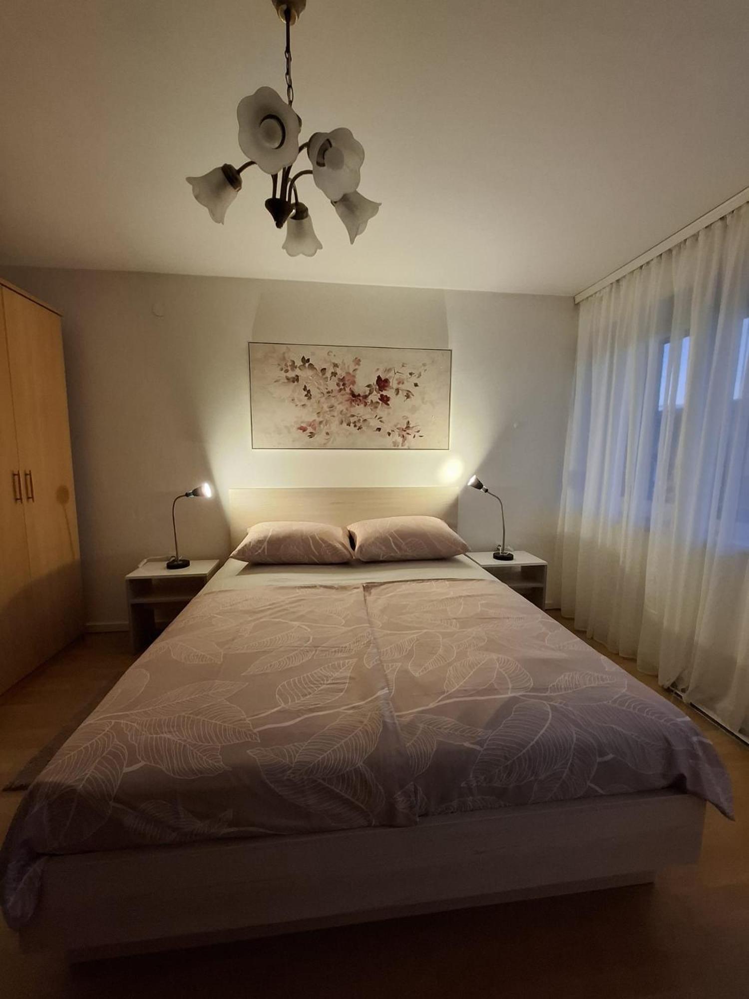 Apartment Tonio - Right On The Main Square Gospić Екстериор снимка